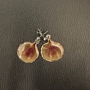 Elegant Floral Drop Earrings